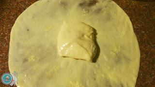 Rghayef/Msemmen rellenas de atún, verduras y queso. Rghayef/Msemmen rellenas de atún, verduras y queso.