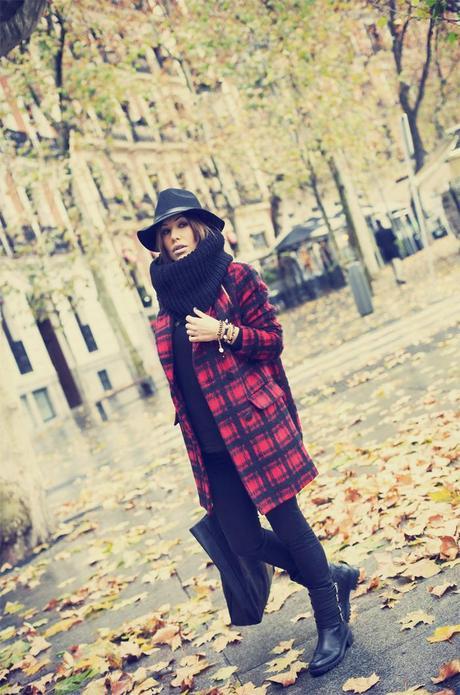 street style barbara crespo autumn leaves puerta alcala madrid fashion blogger outfit street style barbara crespo autumn leaves puerta alcala madrid fashion blogger outfit
