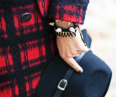 street style barbara crespo autumn leaves puerta alcala madrid fashion blogger outfit street style barbara crespo autumn leaves puerta alcala madrid fashion blogger outfit