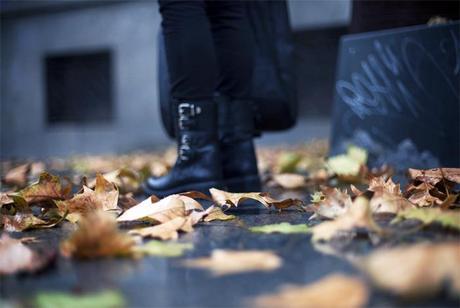 street style barbara crespo autumn leaves puerta alcala madrid fashion blogger outfit street style barbara crespo autumn leaves puerta alcala madrid fashion blogger outfit
