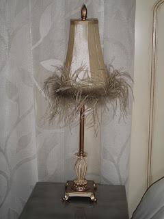 UNA HABITACIÓN Y DOS COLCHAS.