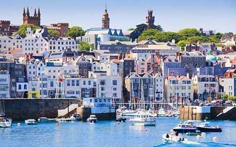 La sociedad literaria y el pastel de piel de patata de Guernsey de Mary Ann Shaffer. Un libro entrañable.