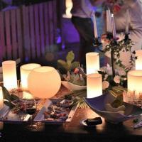 Decoración navideña con velas de cera Decoración navideña con velas de cera