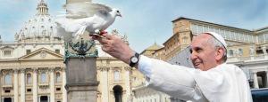El Papa, con una paloma.