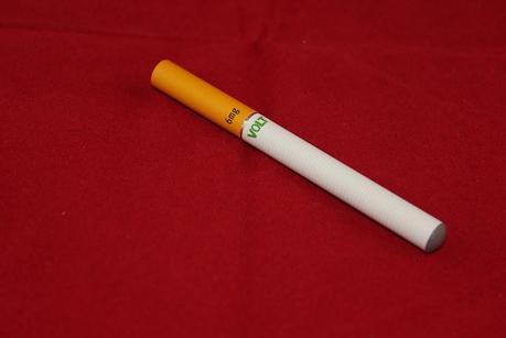 Cigarrillo, cigarro o vaporizador electrónico - eCig, eCigar - Wikimedia Commons