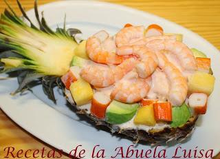 PIÑA RELLENA CON FRUTA Y MARISCO