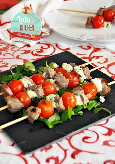 BROCHETA DE SOLOMILLO, TOMATITOS Y QUESO AZUL