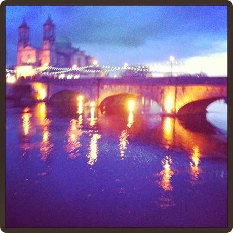 ANOCHECE EN ATHLONE