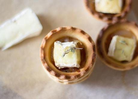Tartlets of cheese with mushrooms and caramelized onion with Pedro Ximénez