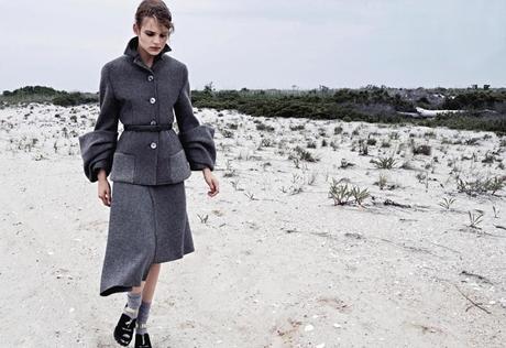 Grey_INspiration-Celine-Sweatshirt-Street_Style-TRends-36