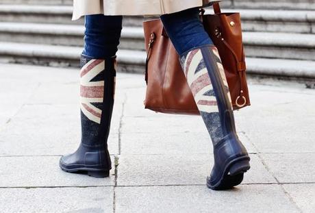 STREET STYLE INSPIRATION; RAIN BOOTS .-