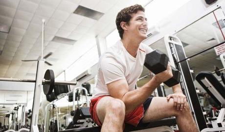 BENEFICIOS DE LEVANTAR PESAS Y LA RESISTENCIA MUSCULAR