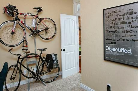 APARCAR LA BICICLETA EN CASA