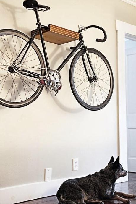 APARCAR LA BICICLETA EN CASA