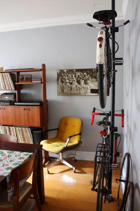 APARCAR LA BICICLETA EN CASA