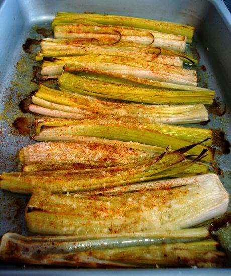 Puerros al horno con queso gratinado