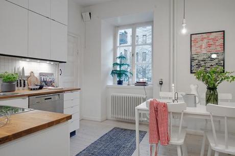 reformas suelo madera blanco Paredes y suelo de madera blanco decoración nórdica escandinava decoración interiores pequeños decoración interiores en blanco cocinas blancas pequeñas cocinas blancas blog decoración nordica escandinava blog decoracion interiores 