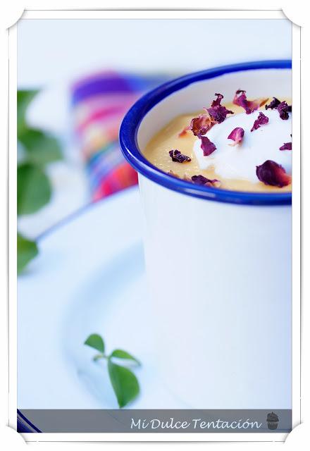 Crema de Calabaza con Queso y Pétalos de Rosa