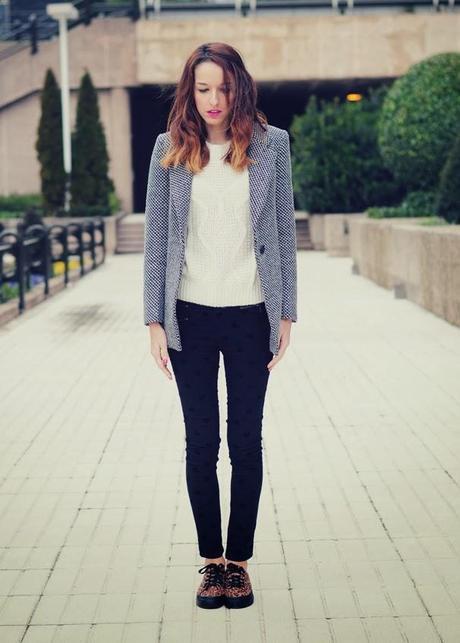 TENDENCIA: ABRIGO TWEED + SUPERGA TENDENCIA: ABRIGO TWEED + SUPERGA