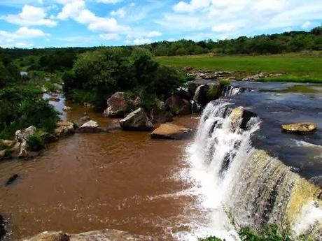 El Salto Mbocaruzú. Ybycuí. Paraguay