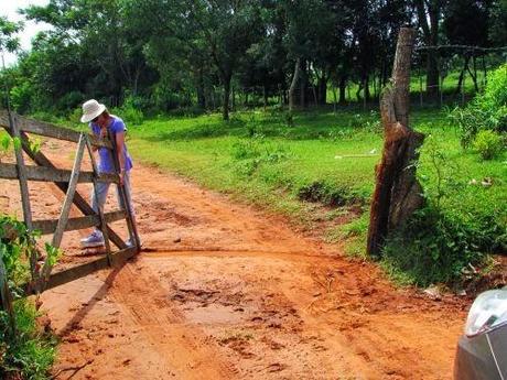 El Salto Mbocaruzú. Ybycuí. Paraguay
