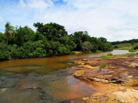 El Salto Mbocaruzú. Ybycuí. Paraguay