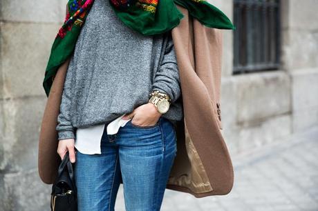 Easy Chic Loafers-Buylevard-Camel_Coat-Sweatshirt-Floral_Scarf-Style-Outfit-2