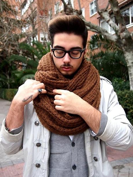 Un niño con zapatos nuevos