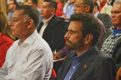 Saludo de Capriles y Maduro