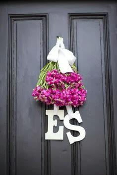 Flores para boda y decoración en la puerta
