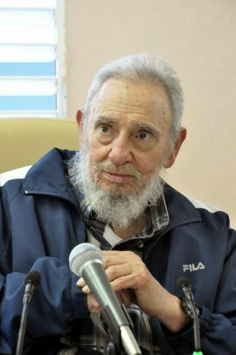 Fidel asiste a inauguración de Estudio de Arte en el barrio habanero Romerillo