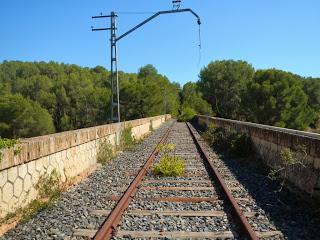Antigua vía de tren de Reus a Roda de Barà (Tarragona)