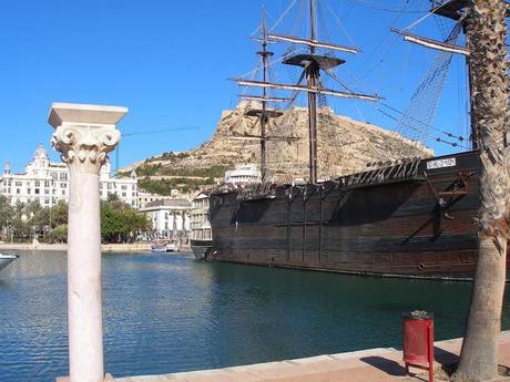 ALICANTE. Dibujos y fotografías.