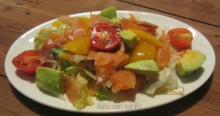ENSALADA DE AHUMADOS, AGUACATE Y MANGO