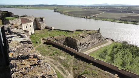 JUROMENHA, LA ESPLENDOROSA CENICIENTAPor Moisés Cayetano ...