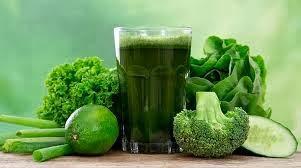 BENEFICIOS DE LOS JUGOS VERDES