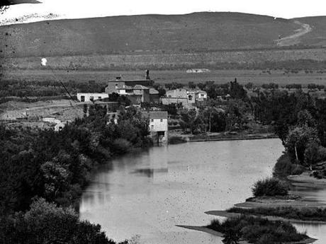 File:Ermita del Santo Ángel Custodio hacia 1880. Detalle de una fotografía de Jean Laurent.jpg