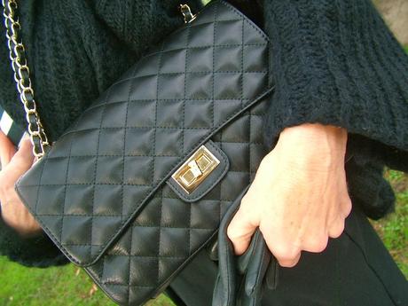 MIS LOOKS CON LUSSTRA - BOLSO ACOLCHADO NEGRO