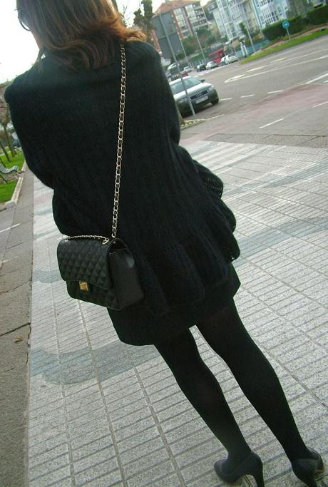 MIS LOOKS CON LUSSTRA - BOLSO ACOLCHADO NEGRO