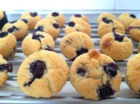 recetas francesas friands financiers recetas fáciles y rápidas postres recetas delikatissen recetas con almendra y frutas mini muffins cupcakes fáciles mini muffins con frutas del bosque arándanos mini magdalenas receta fácil 