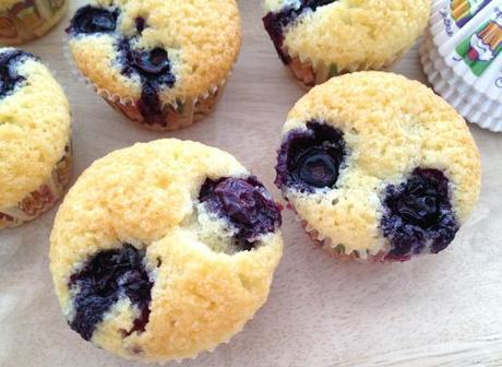 recetas francesas friands financiers recetas fáciles y rápidas postres recetas delikatissen recetas con almendra y frutas mini muffins cupcakes fáciles mini muffins con frutas del bosque arándanos mini magdalenas receta fácil 