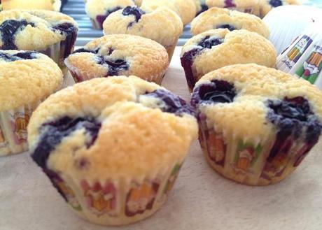 recetas francesas friands financiers recetas fáciles y rápidas postres recetas delikatissen recetas con almendra y frutas mini muffins cupcakes fáciles mini muffins con frutas del bosque arándanos mini magdalenas receta fácil 