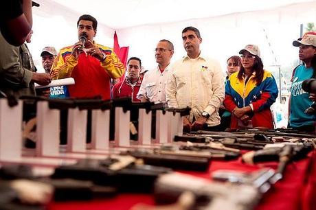 Chávez y Maduro fueron quienes armaron los civiles