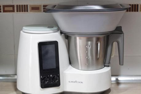 Menú ligero y desengrasante: Crema de calabacín con salmón cocinado al vapor