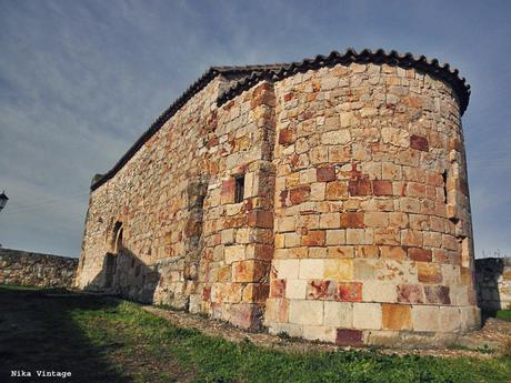 Santiago de los Caballeros: Una Ermita del S. XII