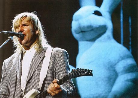 HACE 25 AÑOS RUSH PUBLICARON A SHOW OF HANDS