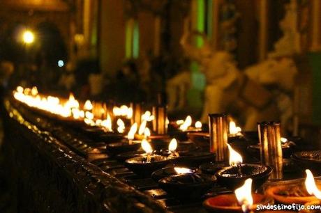 Shwedigon Pagoda velas