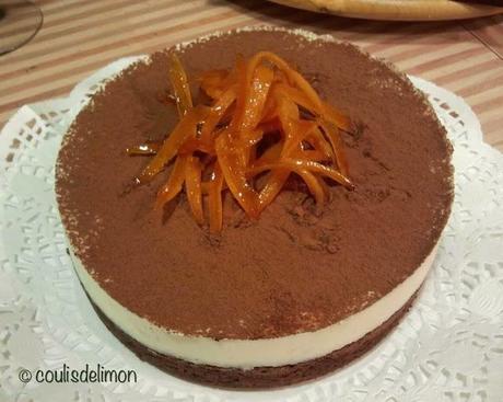 Pastel de naranja con bizcocho de chocolate