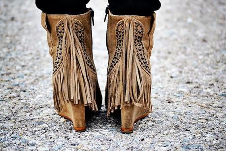 BROKEN PANTS BROKEN PANTS