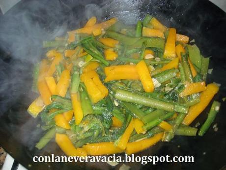 BORRAJAS Y CALABAZA  AL WOK.